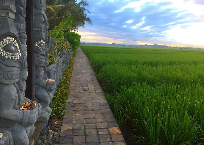 فيلة Beachfront Laut *